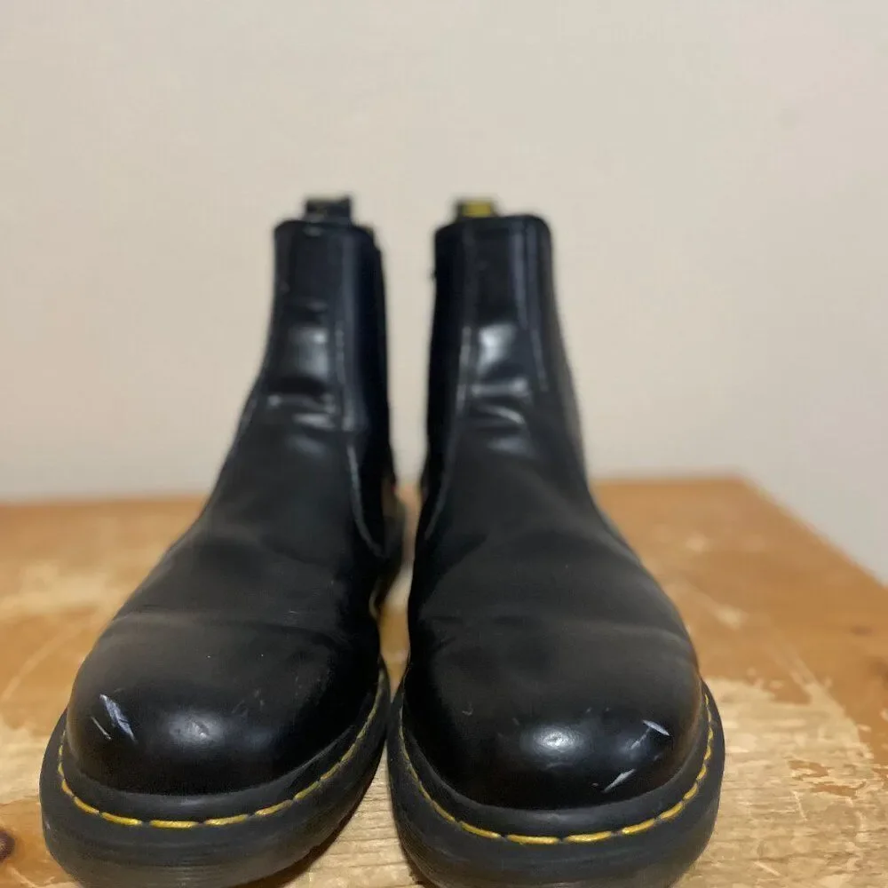 Dr Martens 2976 Boots Mens 10 Casual Pull On Chelsea Ankle Bootie Black Leather